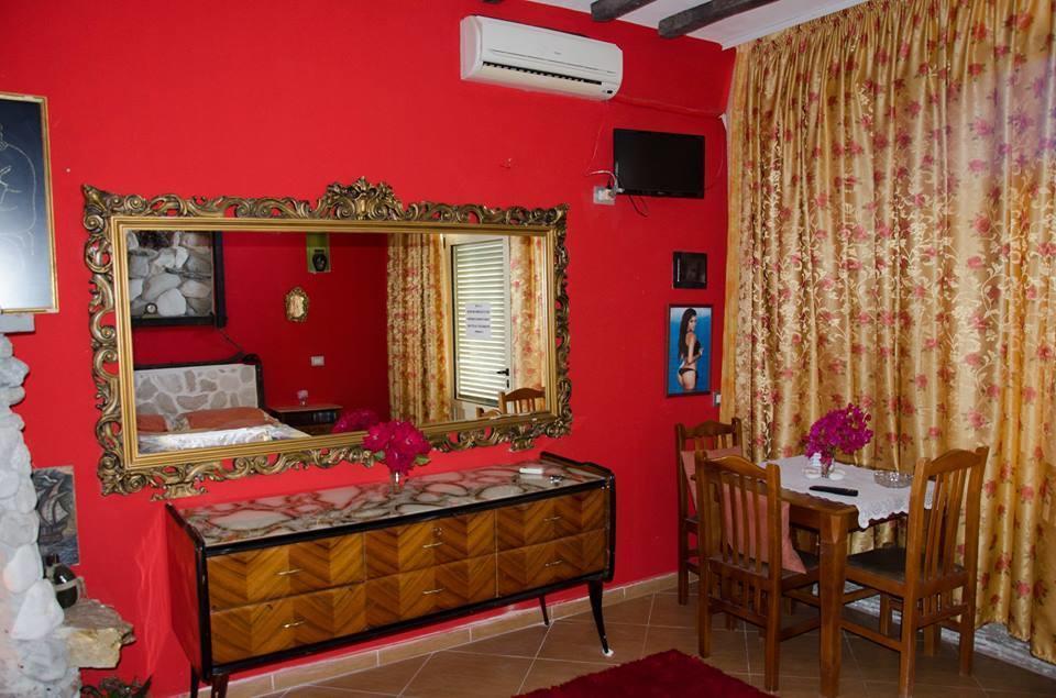 Hotel Vila "Oda E Miqve" Vlorë Eksteriør bilde